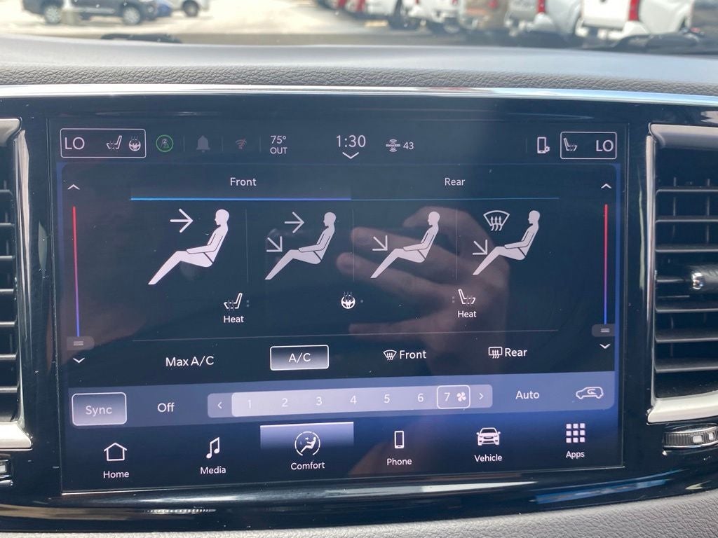 2025 Chrysler Pacifica Select