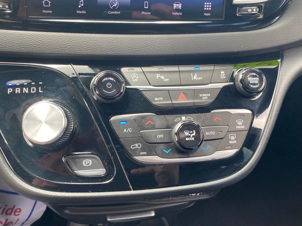2025 Chrysler Pacifica Select
