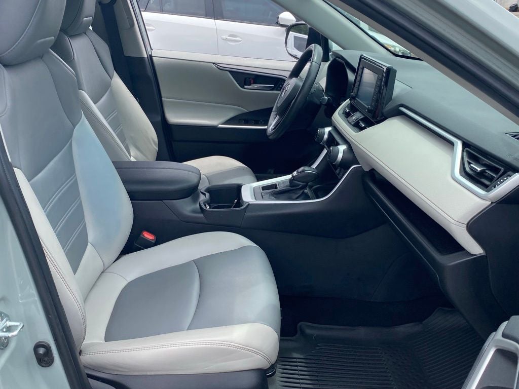 2022 Toyota RAV4 XLE Premium
