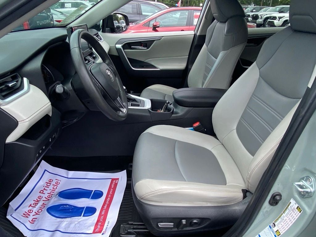 2022 Toyota RAV4 XLE Premium
