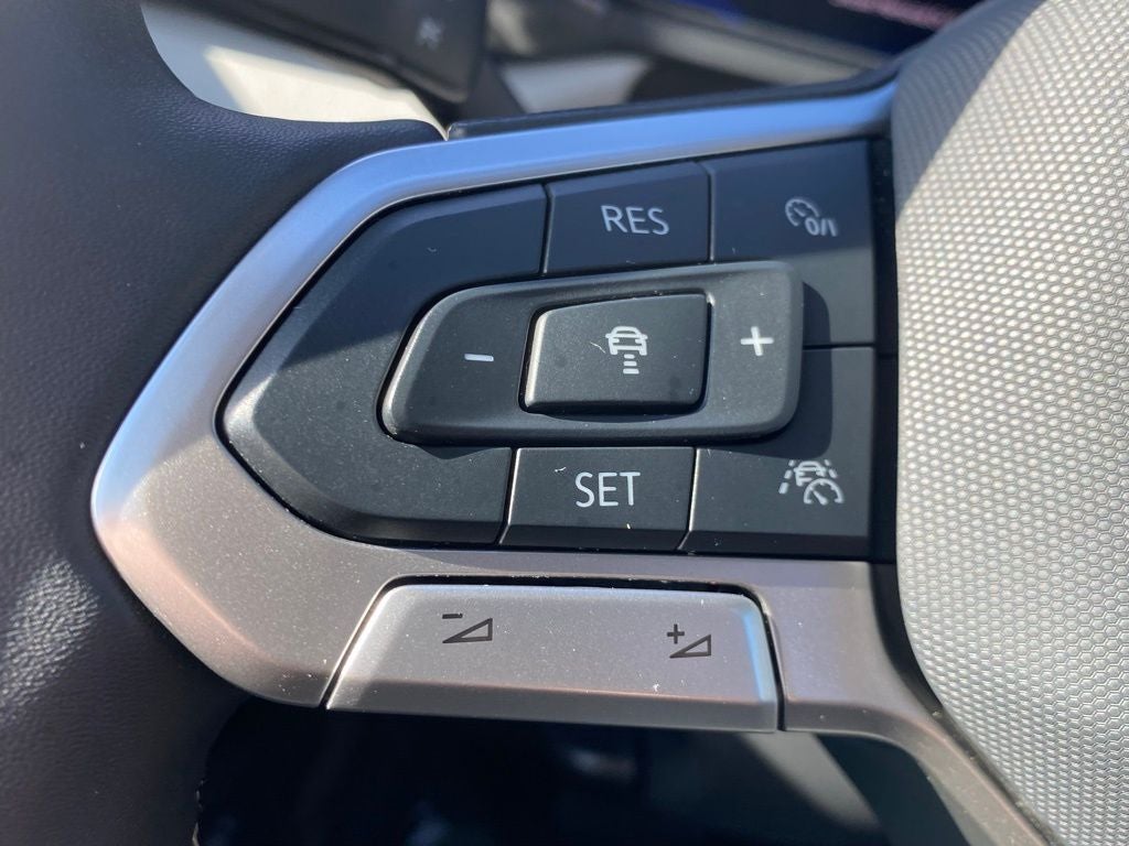 2024 Volkswagen Taos SEL