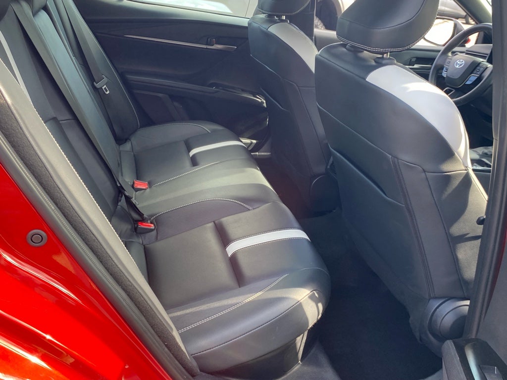 2025 Toyota Camry Hybrid SE