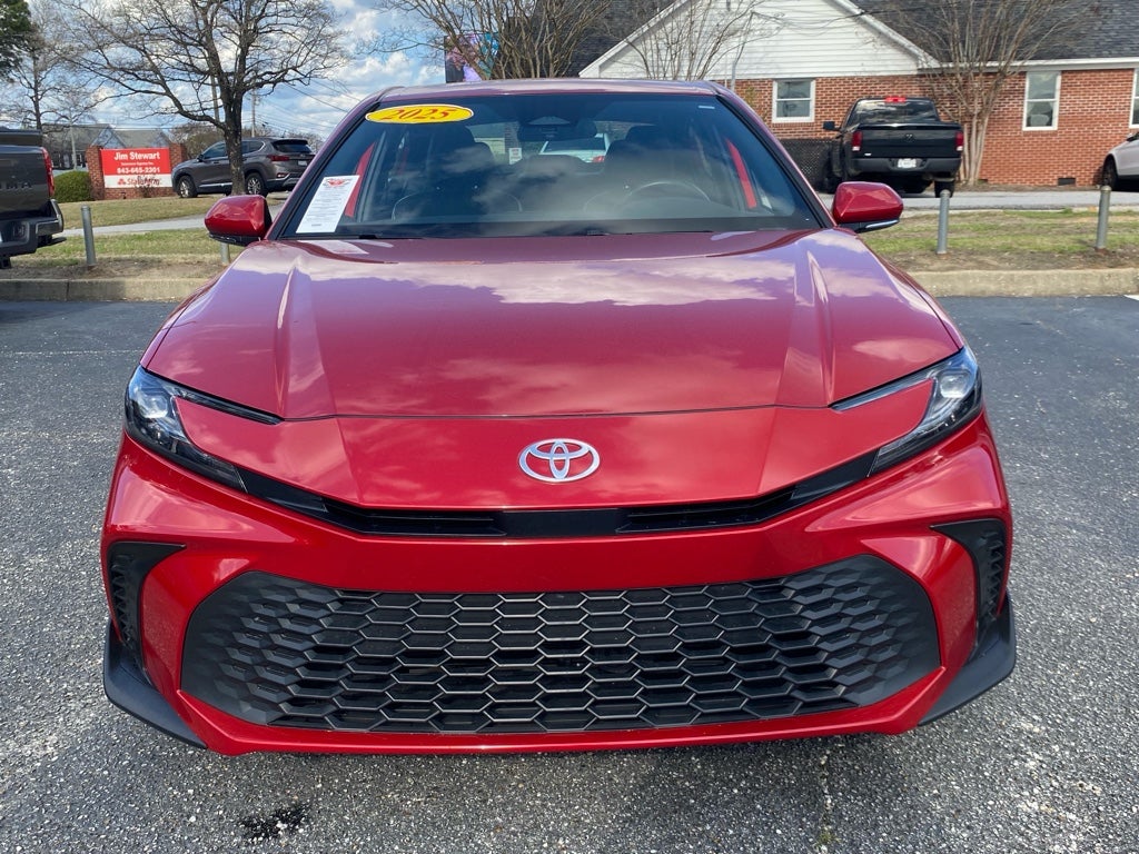 2025 Toyota Camry Hybrid SE