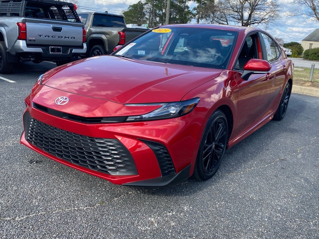 2025 Toyota Camry Hybrid SE