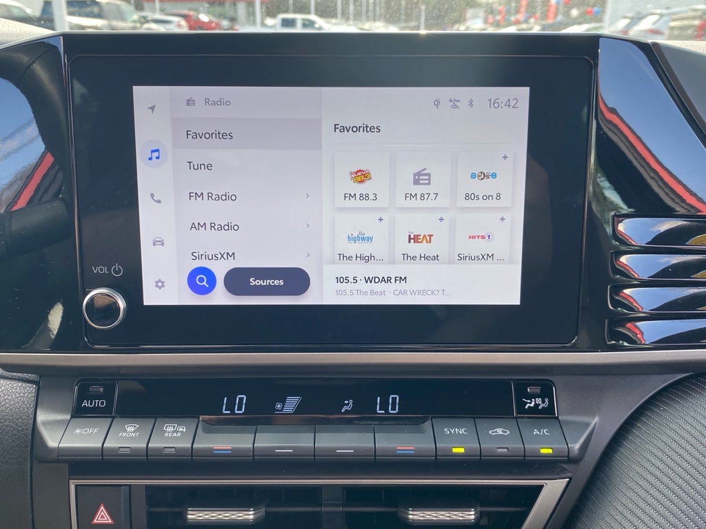 2025 Toyota Camry Hybrid SE