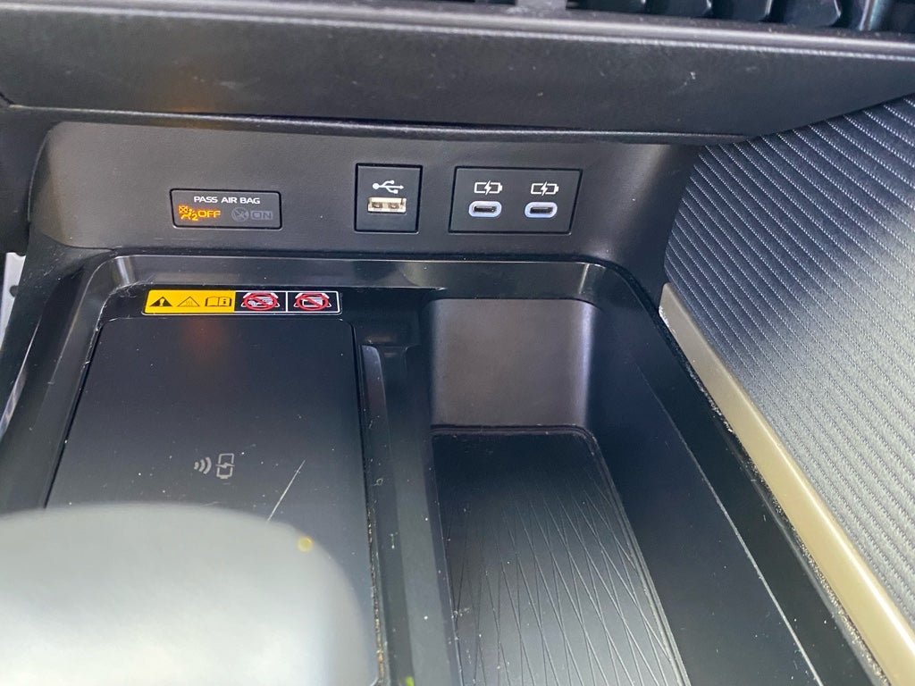 2025 Toyota Camry Hybrid SE