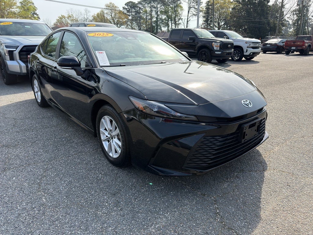 2025 Toyota Camry Hybrid LE
