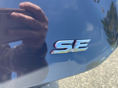 2025 Toyota Camry Hybrid SE