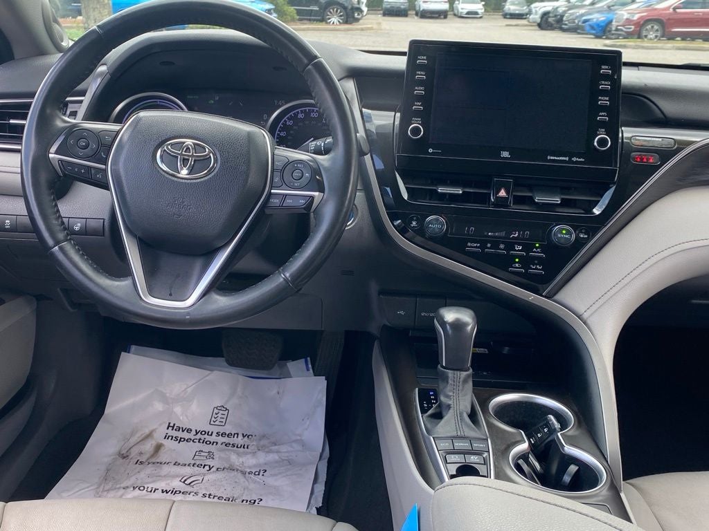 2022 Toyota Camry Hybrid XLE