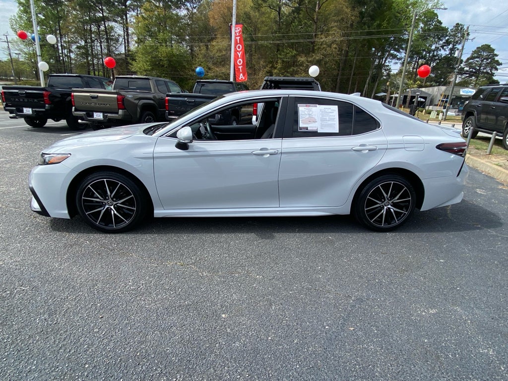 2024 Toyota Camry SE