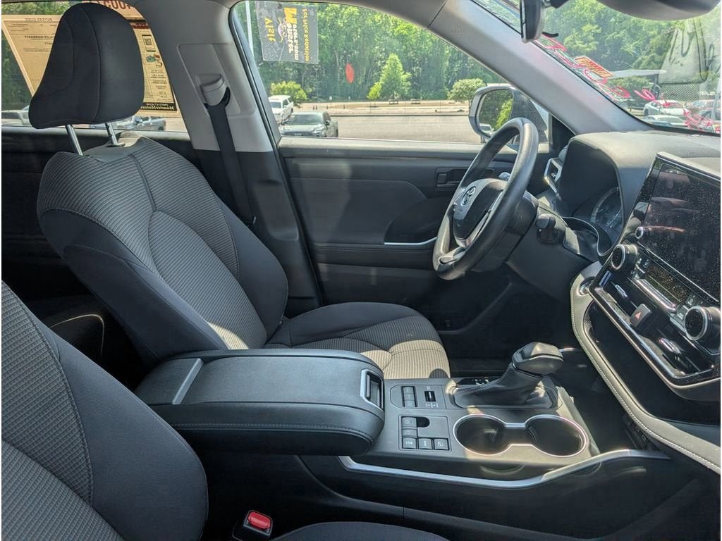 2023 Toyota Highlander LE
