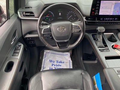 2022 Toyota Sienna XSE 7 Passenger