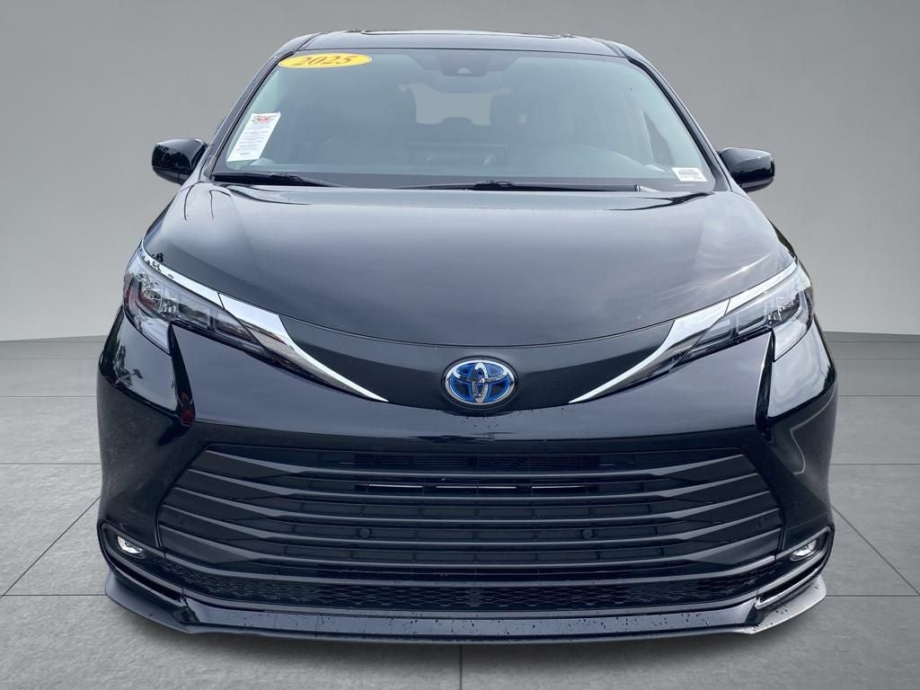 2025 Toyota Sienna XLE 7 Passenger