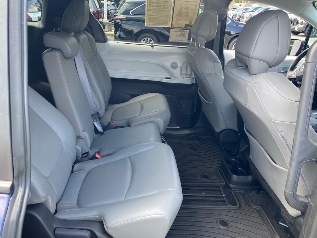 2025 Toyota Sienna XLE 8 Passenger
