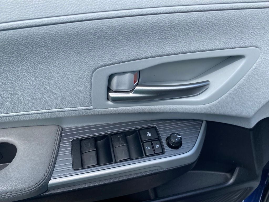 2025 Toyota Sienna XLE 8 Passenger