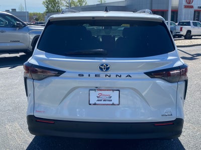 2024 Toyota Sienna XLE