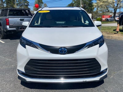 2024 Toyota Sienna XLE