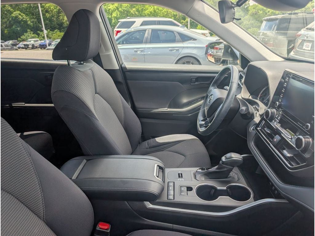 2020 Toyota Highlander LE