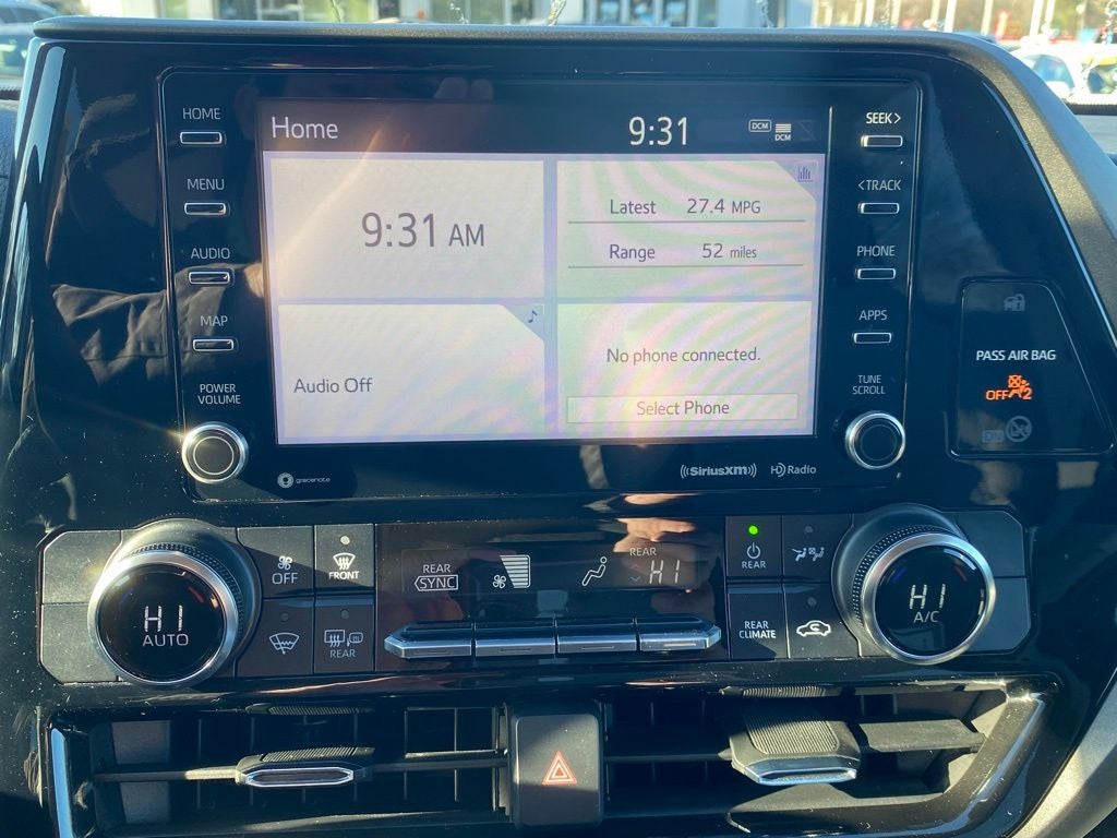 2022 Toyota Highlander LE