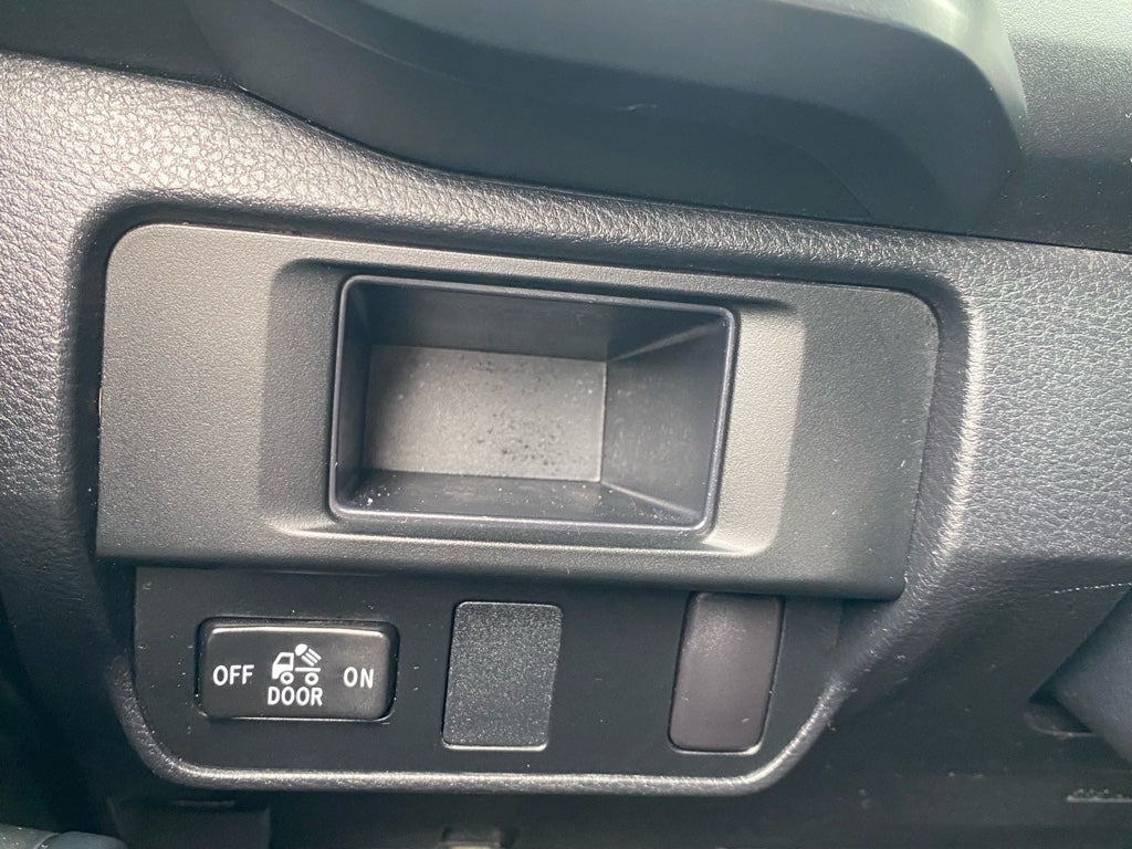 2017 Toyota Tacoma SR