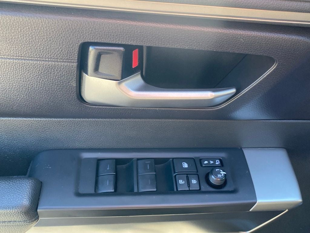 2024 Toyota Sequoia SR5