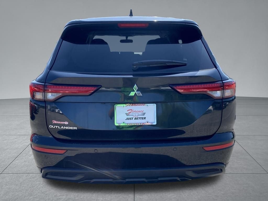 2023 Mitsubishi Outlander ES