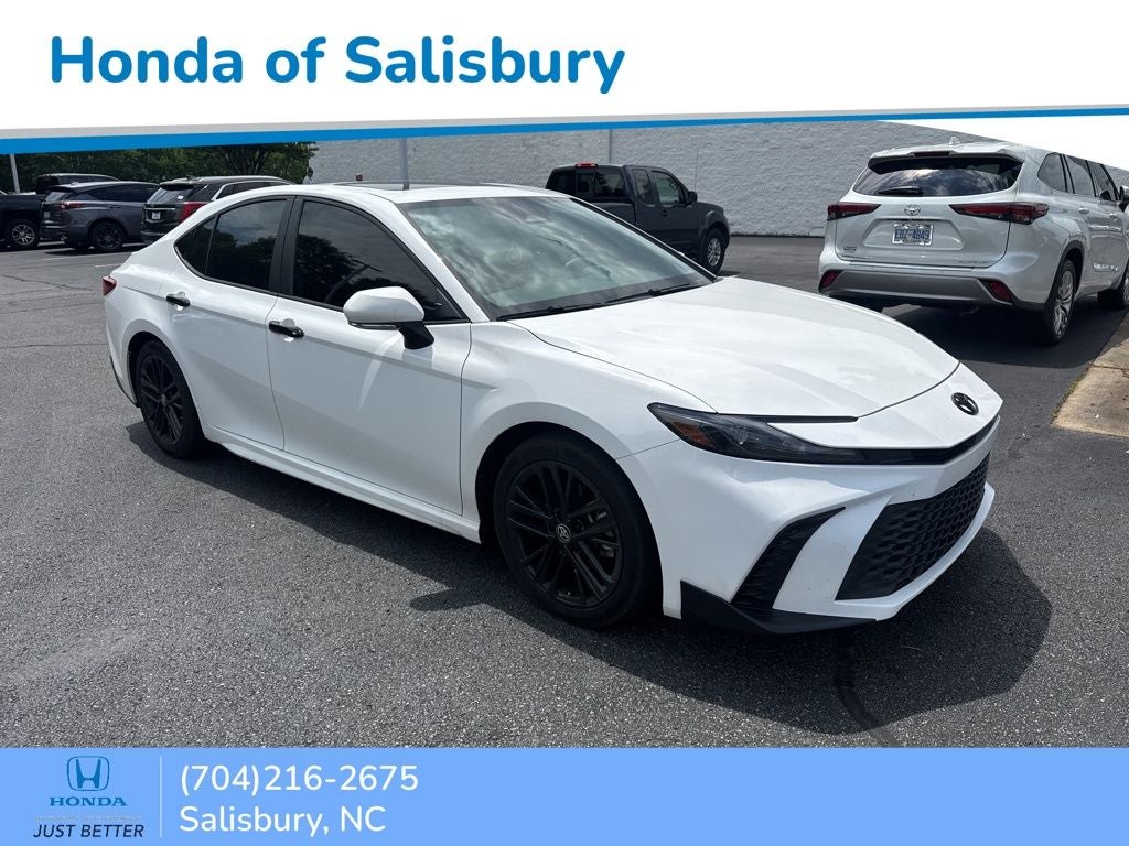 2025 Toyota Camry SE