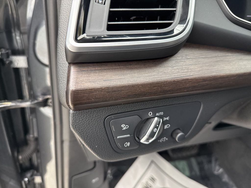 2024 Audi Q5 45 S line Premium quattro