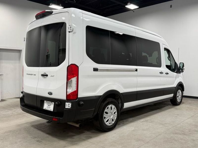 2024 Ford Transit Wagon XLT