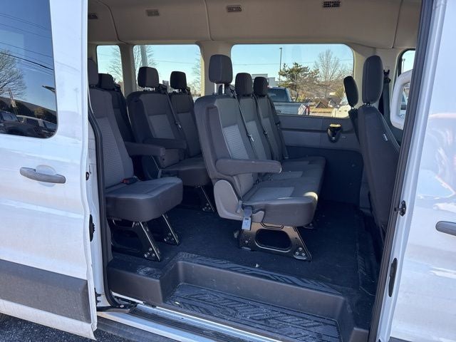 2024 Ford Transit Wagon XLT