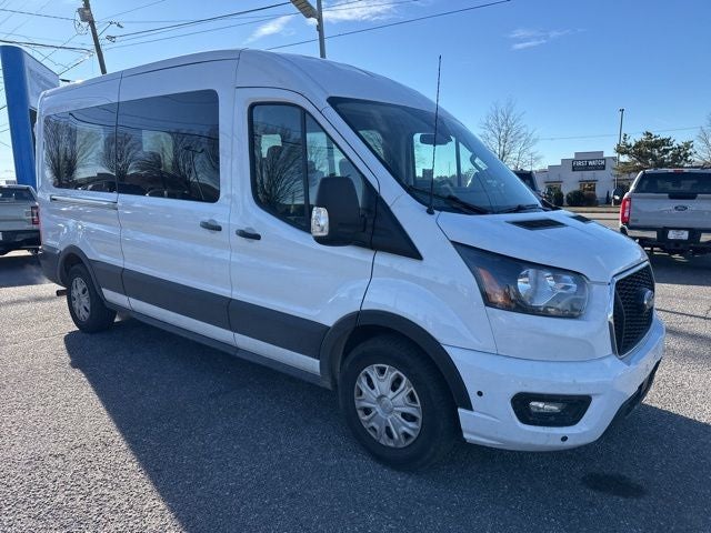 2024 Ford Transit Wagon XLT