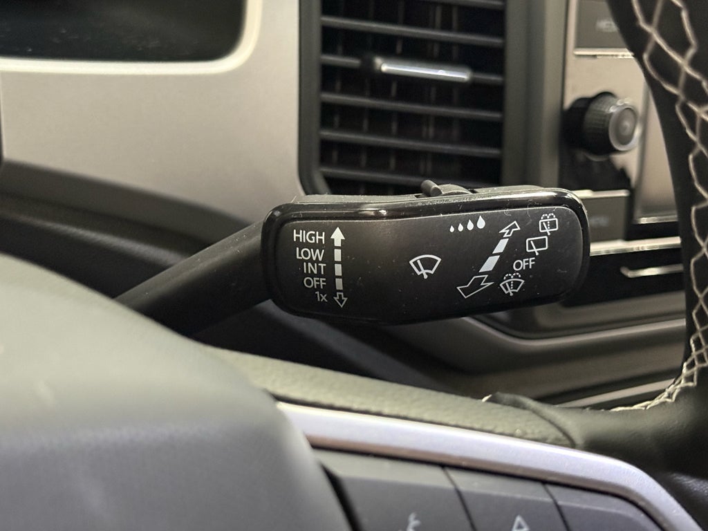 2023 Volkswagen Atlas Cross Sport 2.0T SE