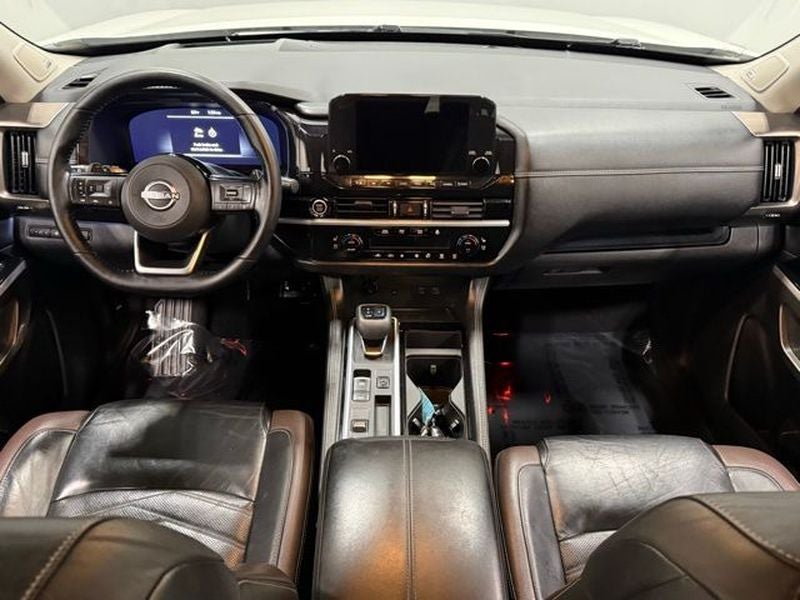 2022 Nissan Pathfinder Platinum