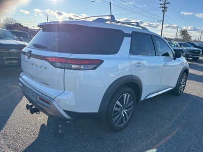 2022 Nissan Pathfinder Platinum