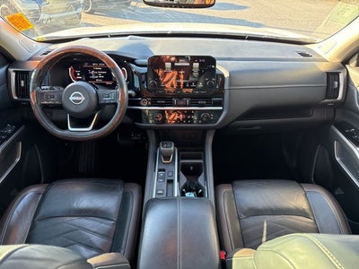 2022 Nissan Pathfinder Platinum