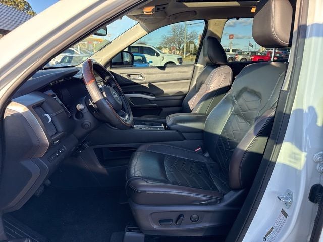 2022 Nissan Pathfinder Platinum