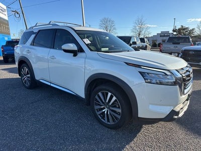 2022 Nissan Pathfinder Platinum