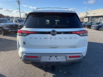 2022 Nissan Pathfinder Platinum