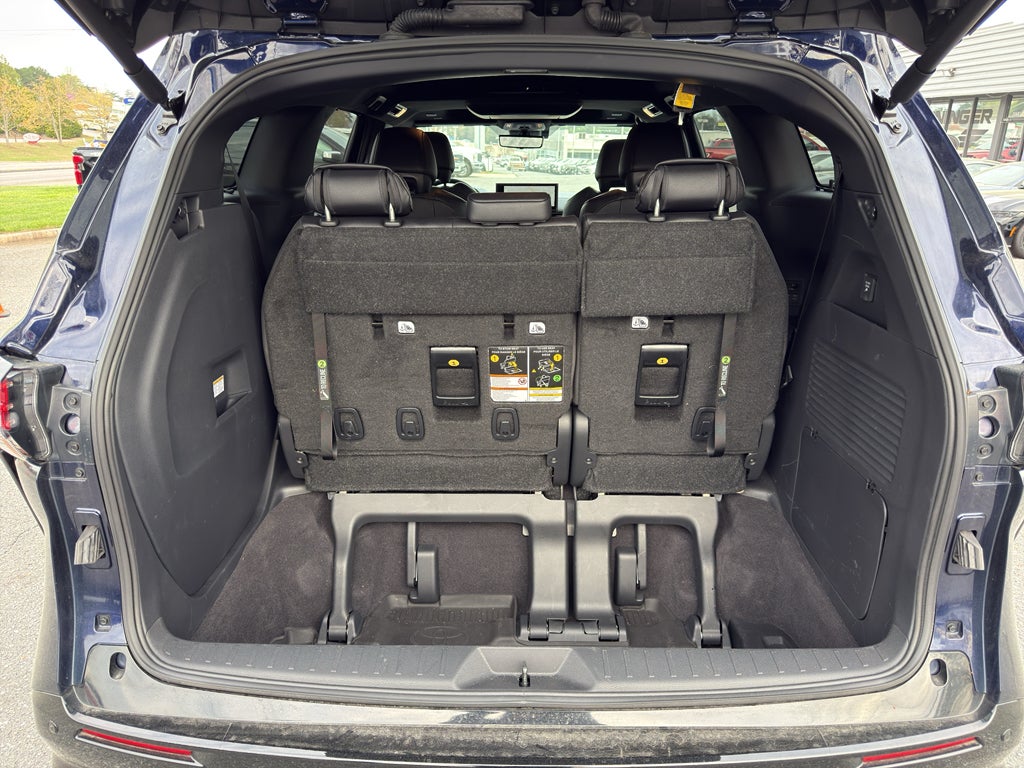 2025 Toyota Sienna Platinum