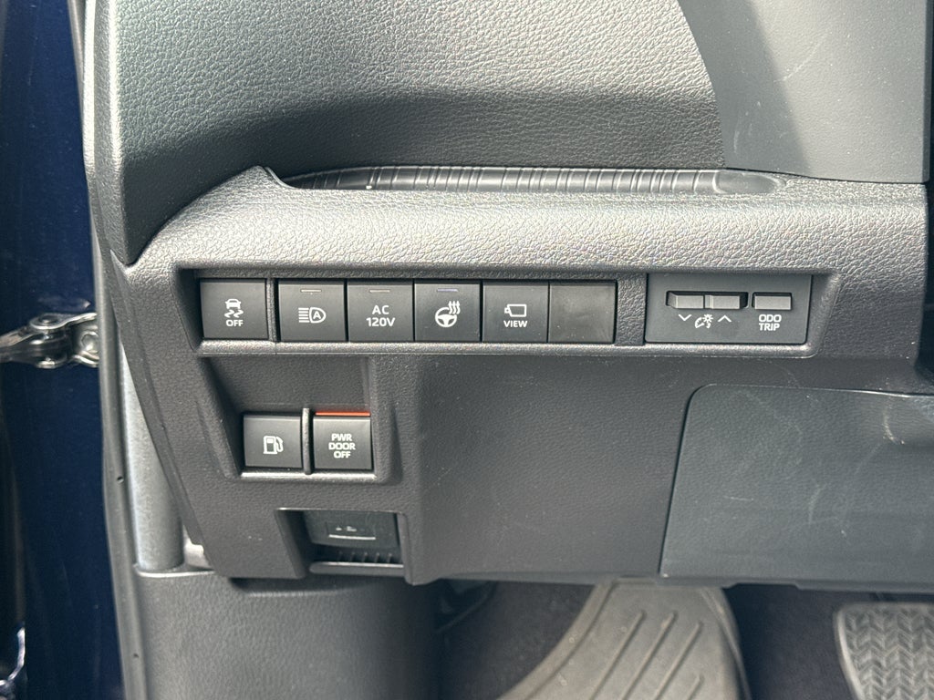 2025 Toyota Sienna Platinum