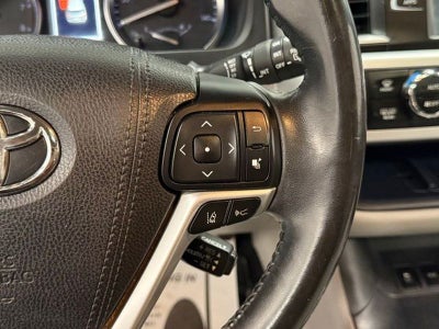 2017 Toyota Highlander SE