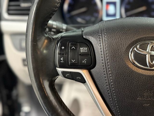 2017 Toyota Highlander SE