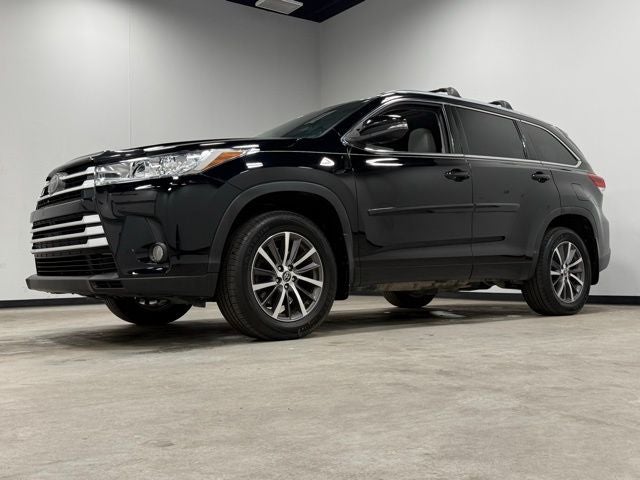 2017 Toyota Highlander SE