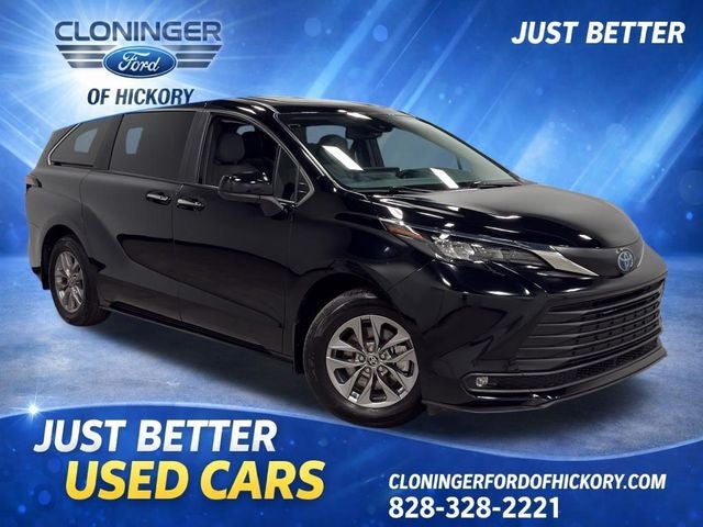 2025 Toyota Sienna XLE 8 Passenger