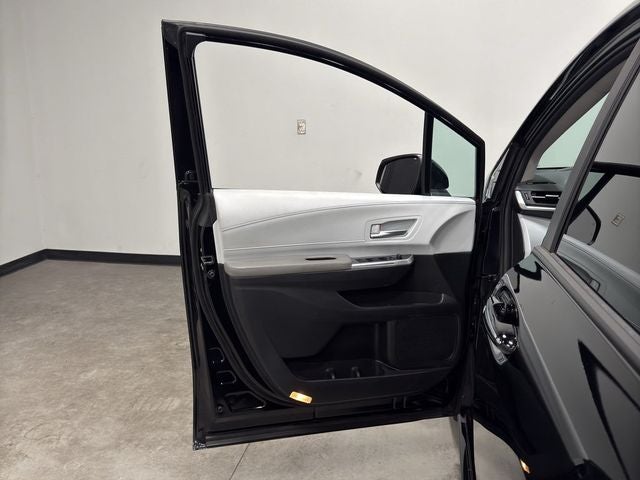 2025 Toyota Sienna XLE 8 Passenger