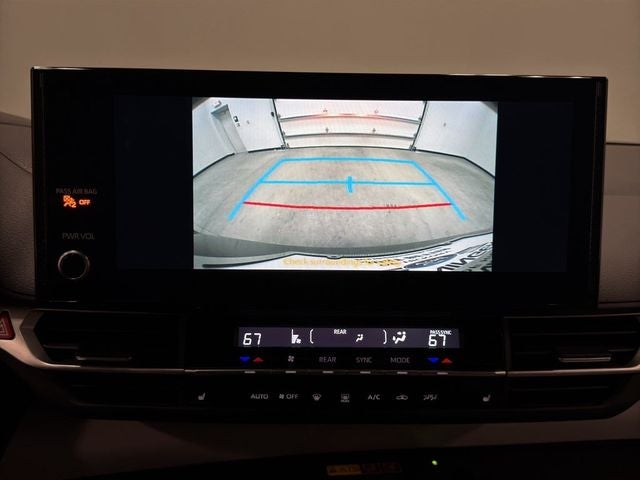 2025 Toyota Sienna XLE 8 Passenger