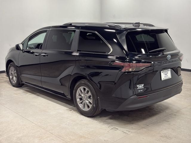 2025 Toyota Sienna XLE 8 Passenger