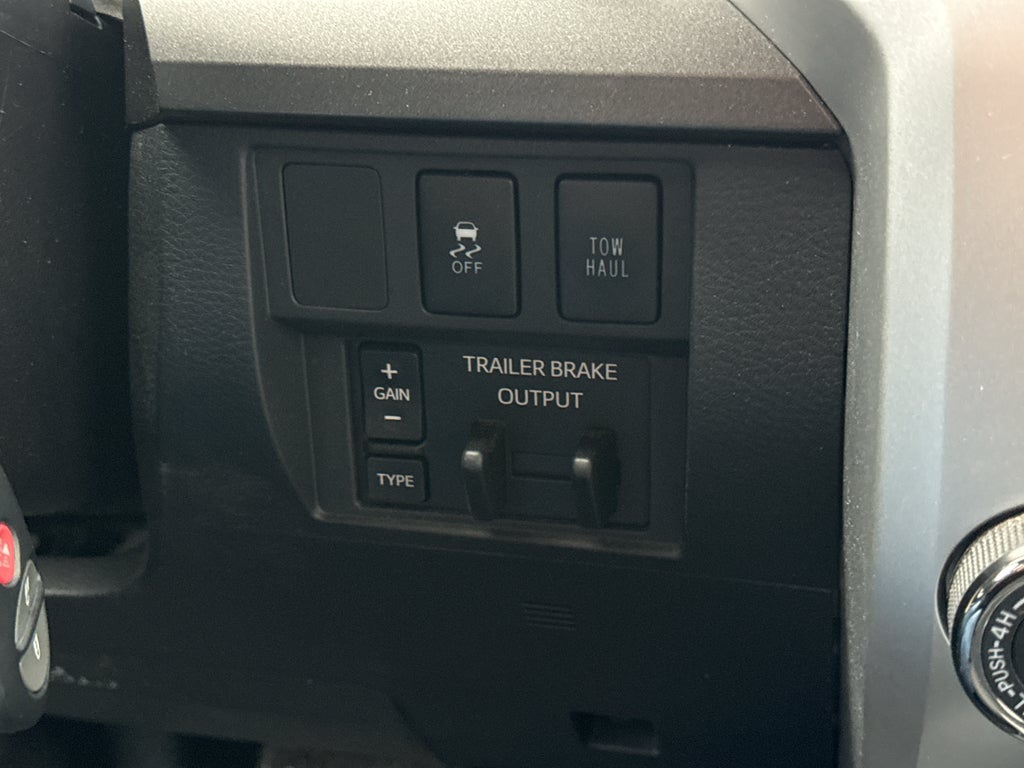 2017 Toyota Tundra SR5