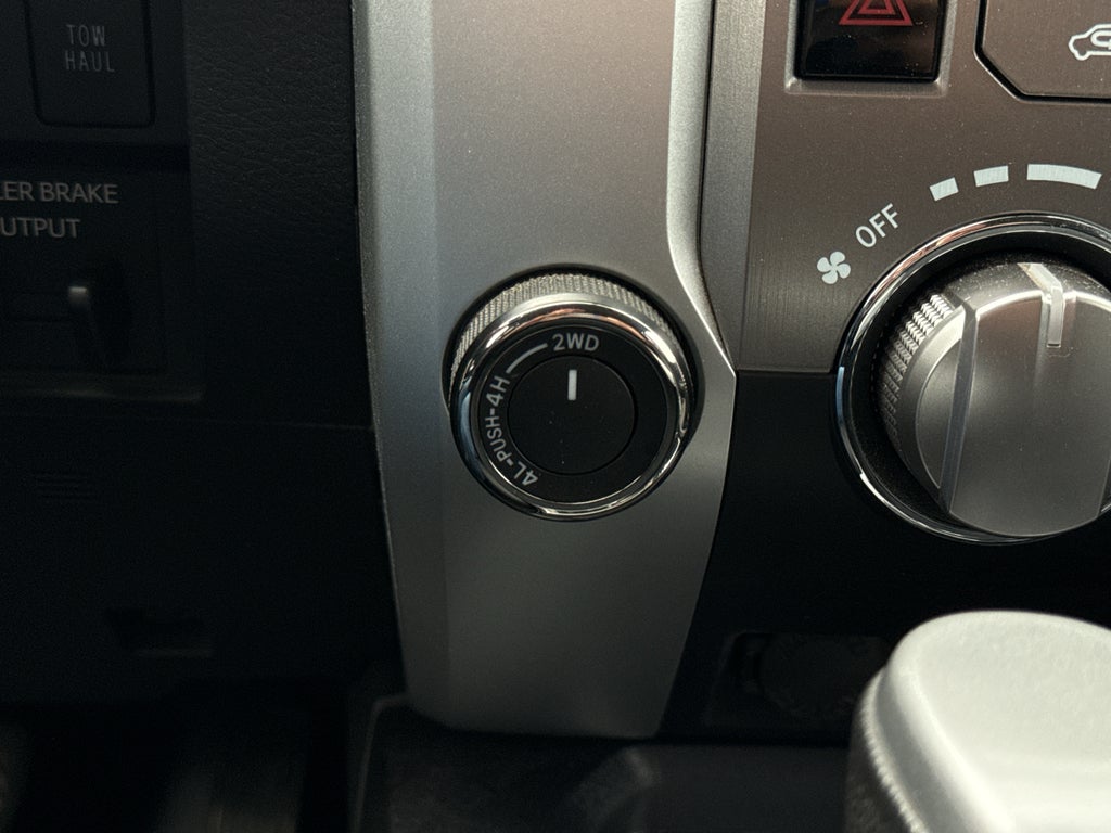 2017 Toyota Tundra SR5