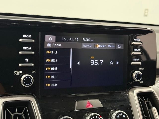 2022 Kia Sorento LX